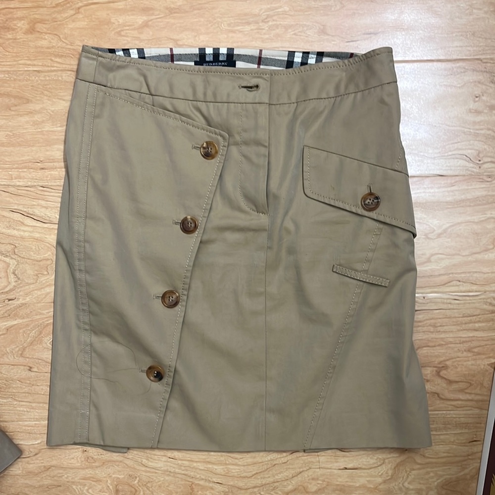 Burberry skirt